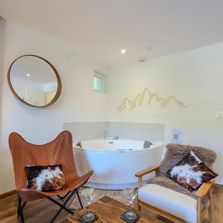 L'ostalet Luxe Jacuzzi